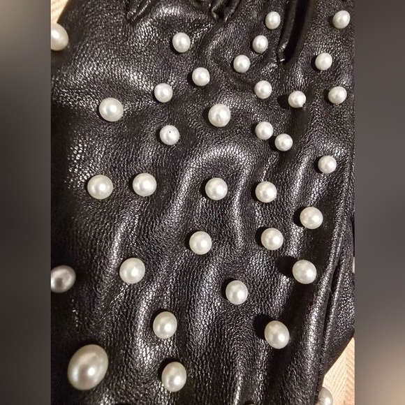 Zara Black Pearl-Embellished Gloves - Picture 2 of 4